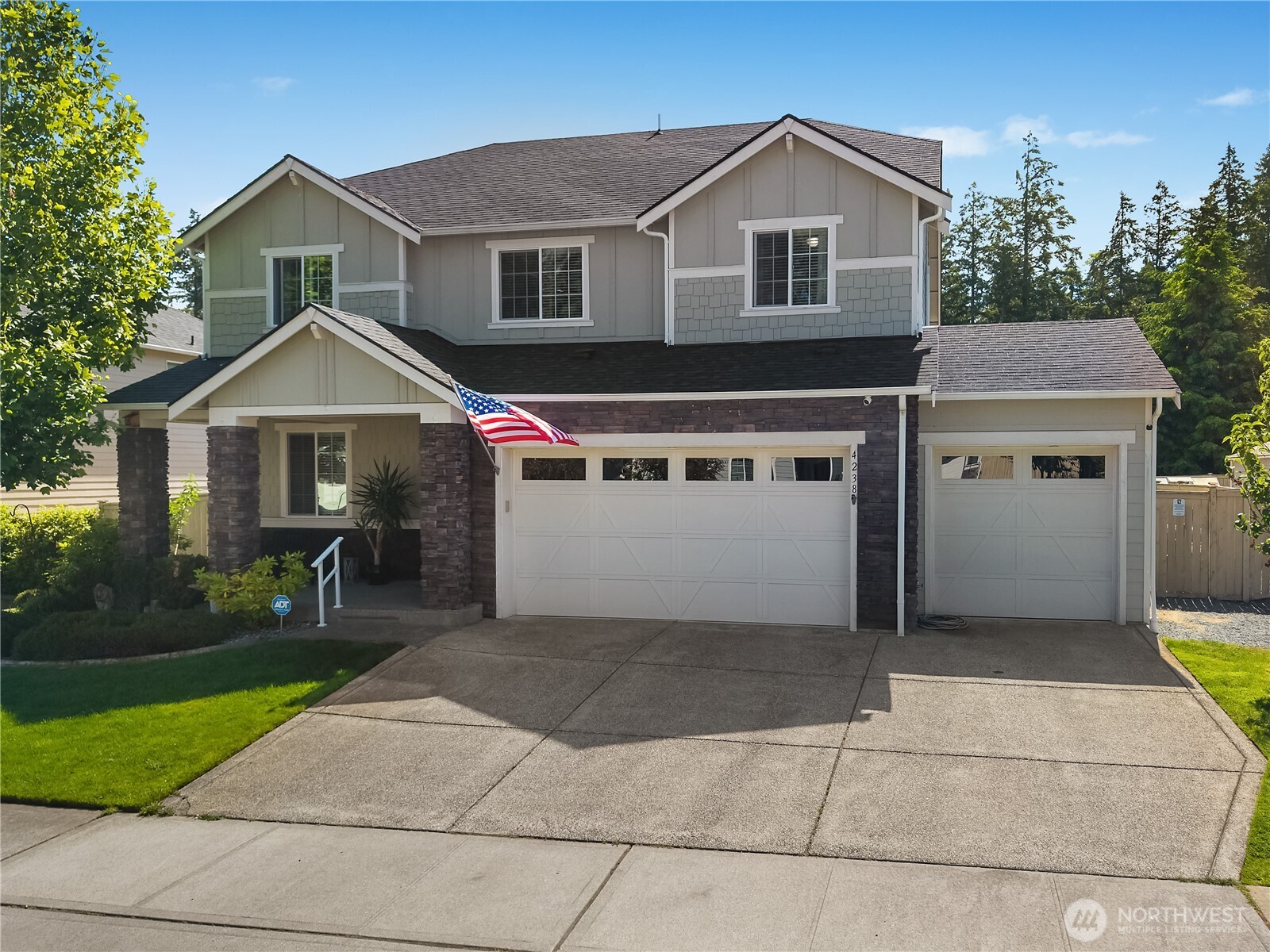4238 Campus Drive Property Photo 1