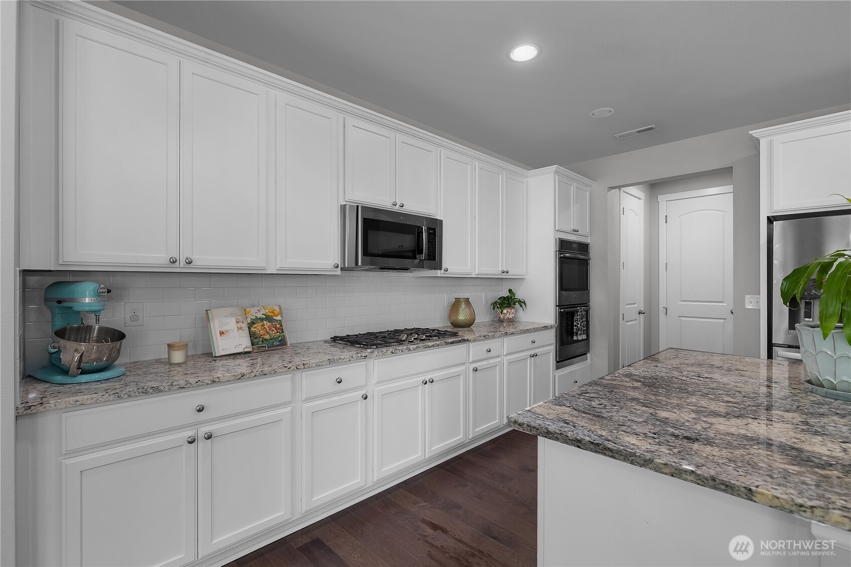 4238 Campus Drive Property Photo 10