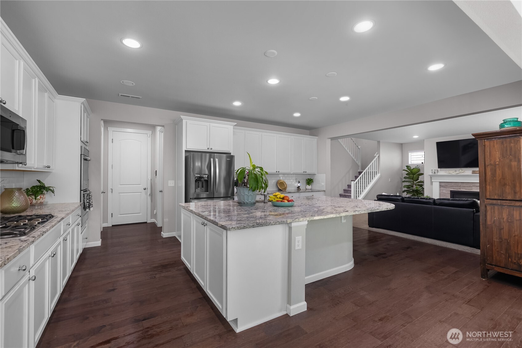 4238 Campus Drive Property Photo 11