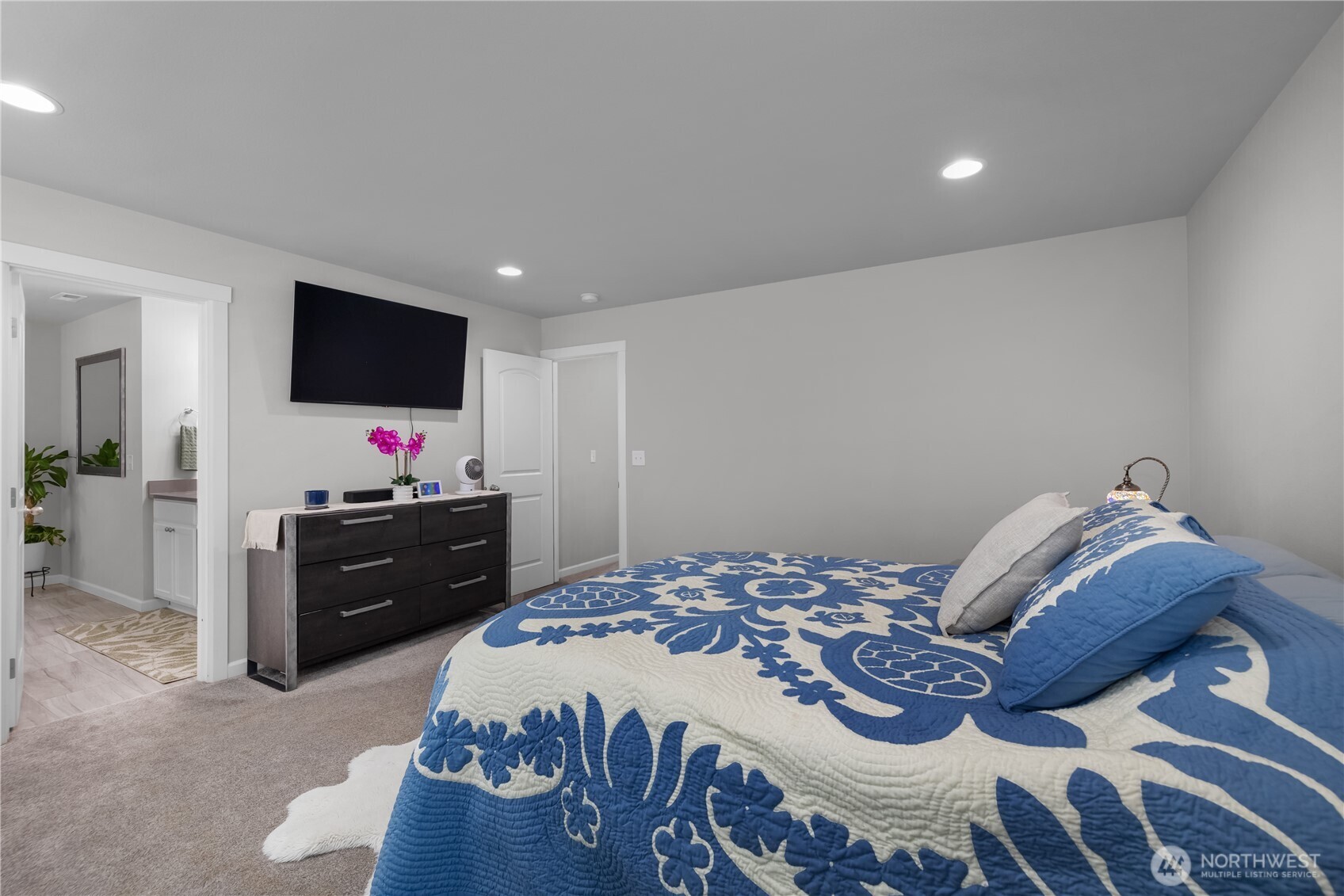 4238 Campus Drive Property Photo 17