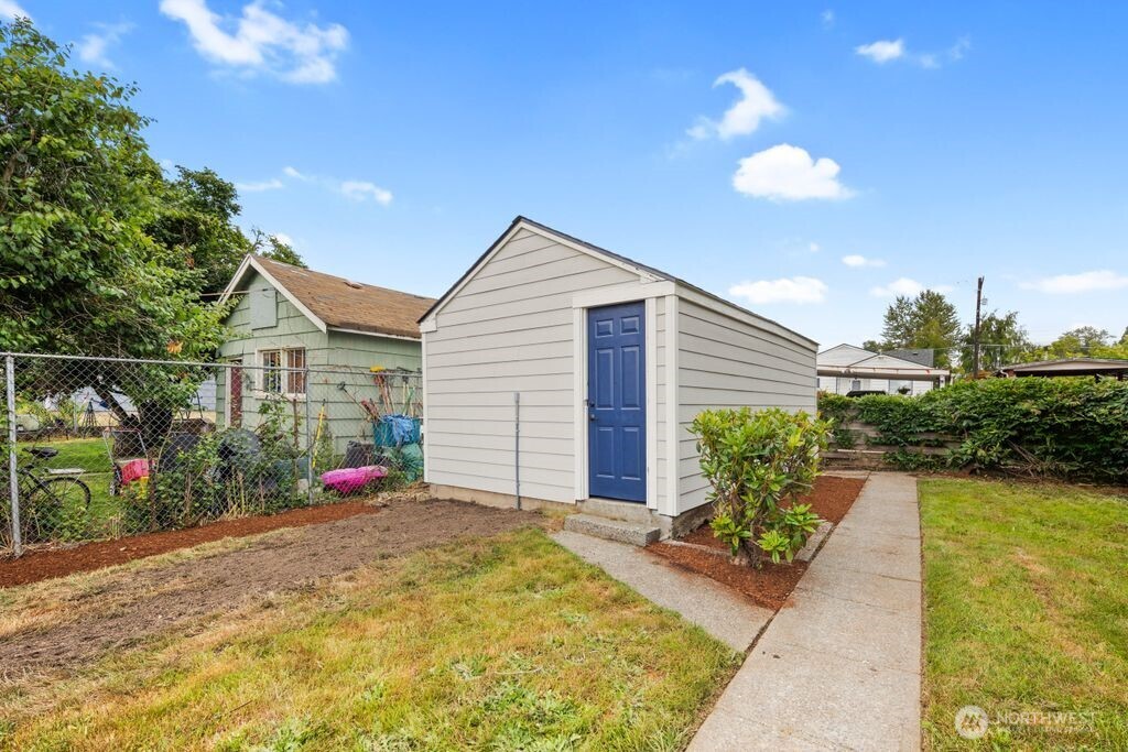 7843 Yakima Avenue Property Photo 32