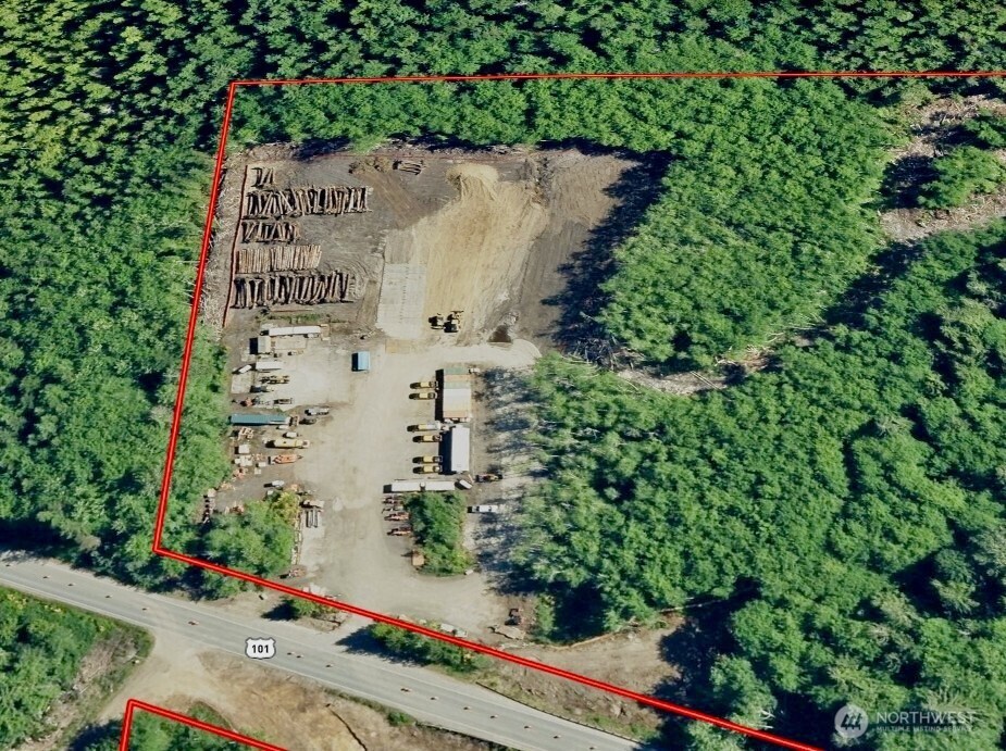 7507 Us Highway 101 Property Photo 21
