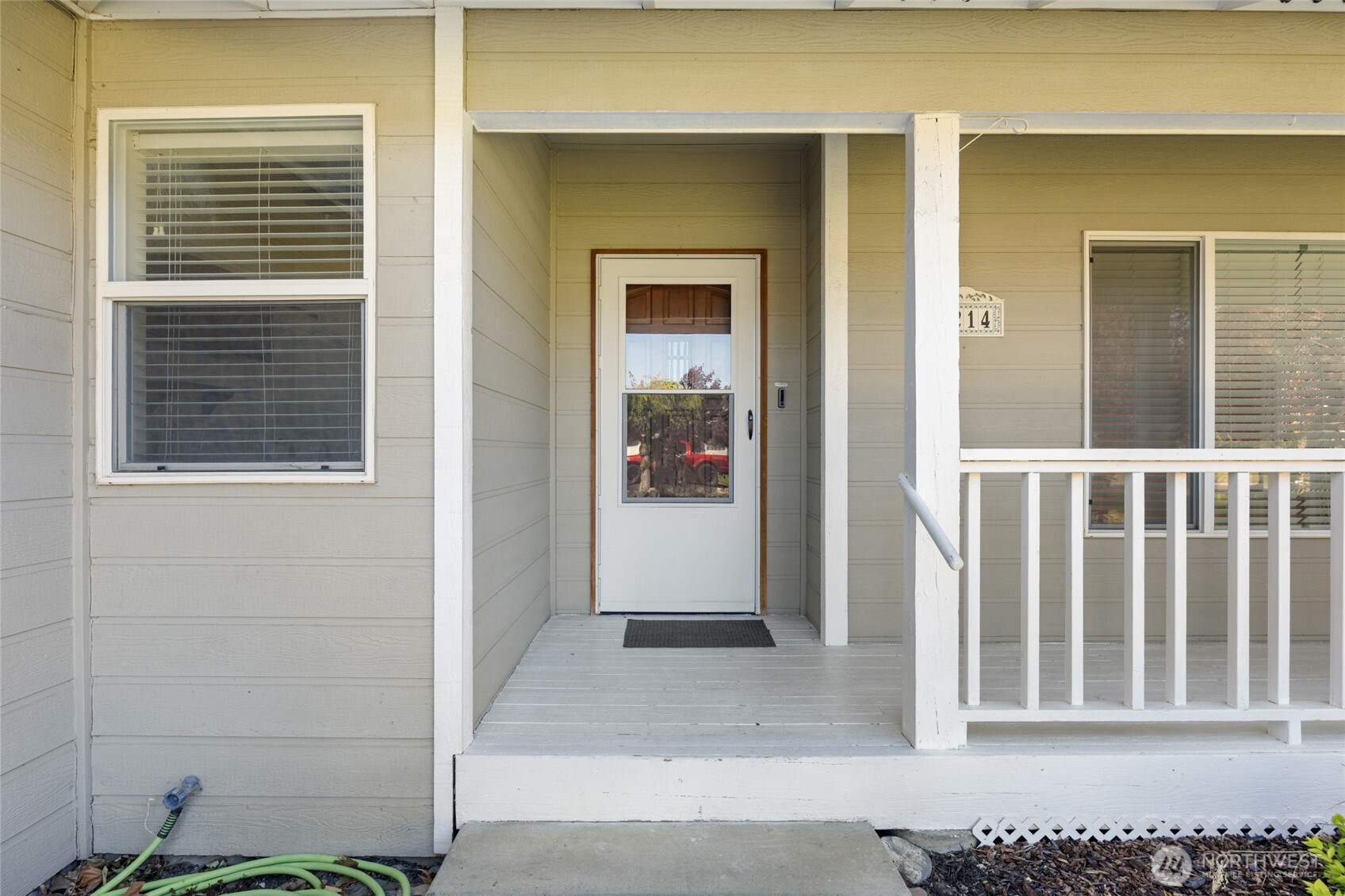 2214 S Belair Drive Property Photo 3