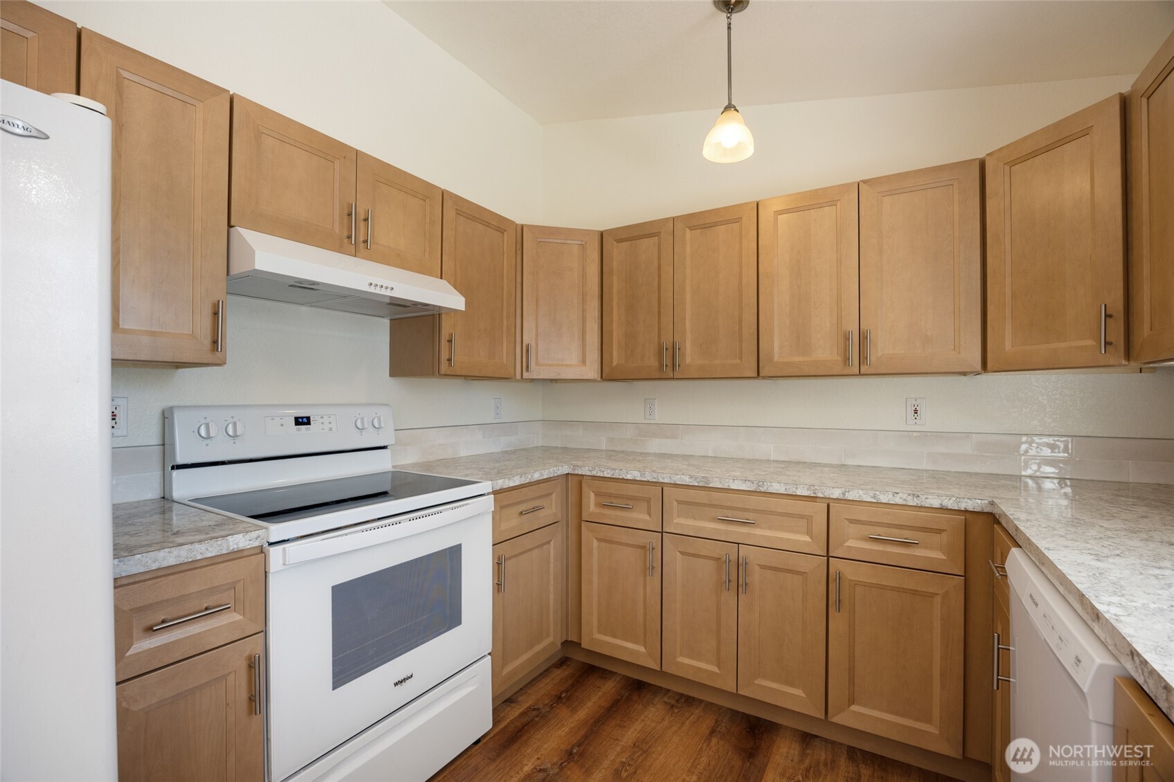 2214 S Belair Drive Property Photo 13