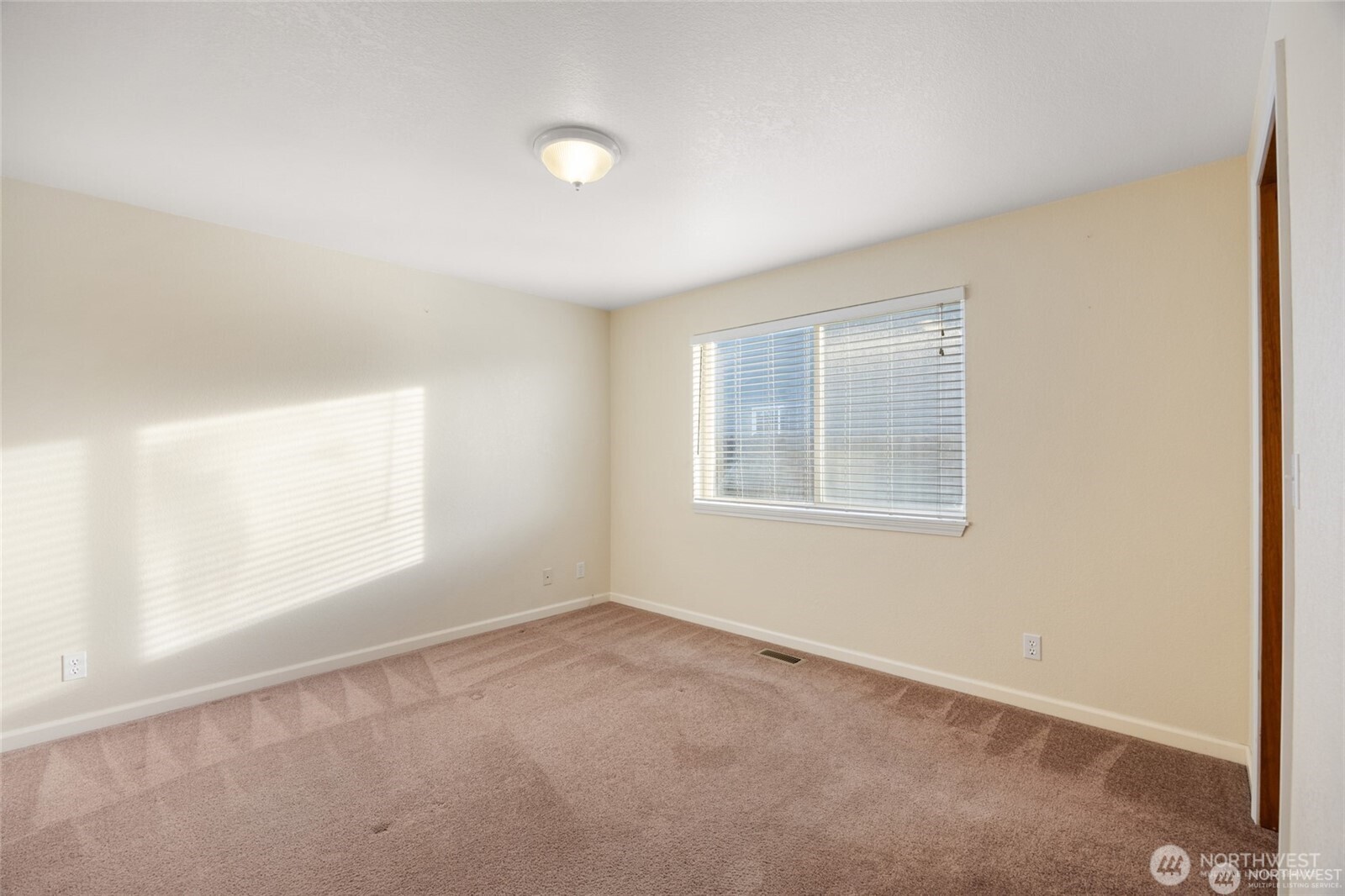 2214 S Belair Drive Property Photo 16
