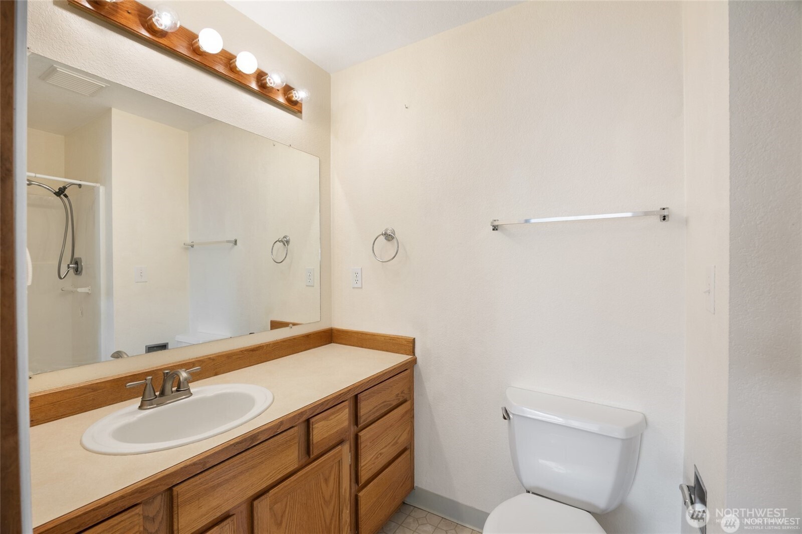 2214 S Belair Drive Property Photo 17