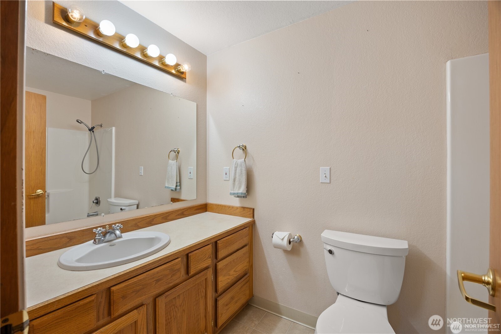 2214 S Belair Drive Property Photo 22