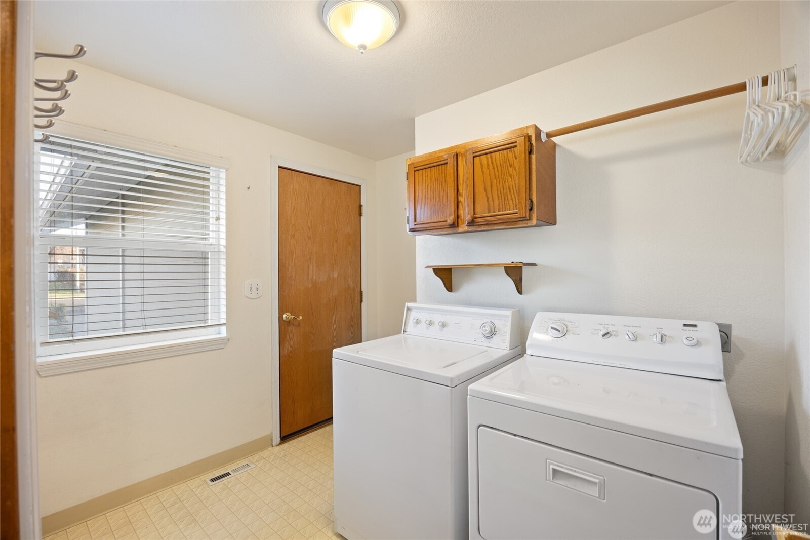 2214 S Belair Drive Property Photo 23