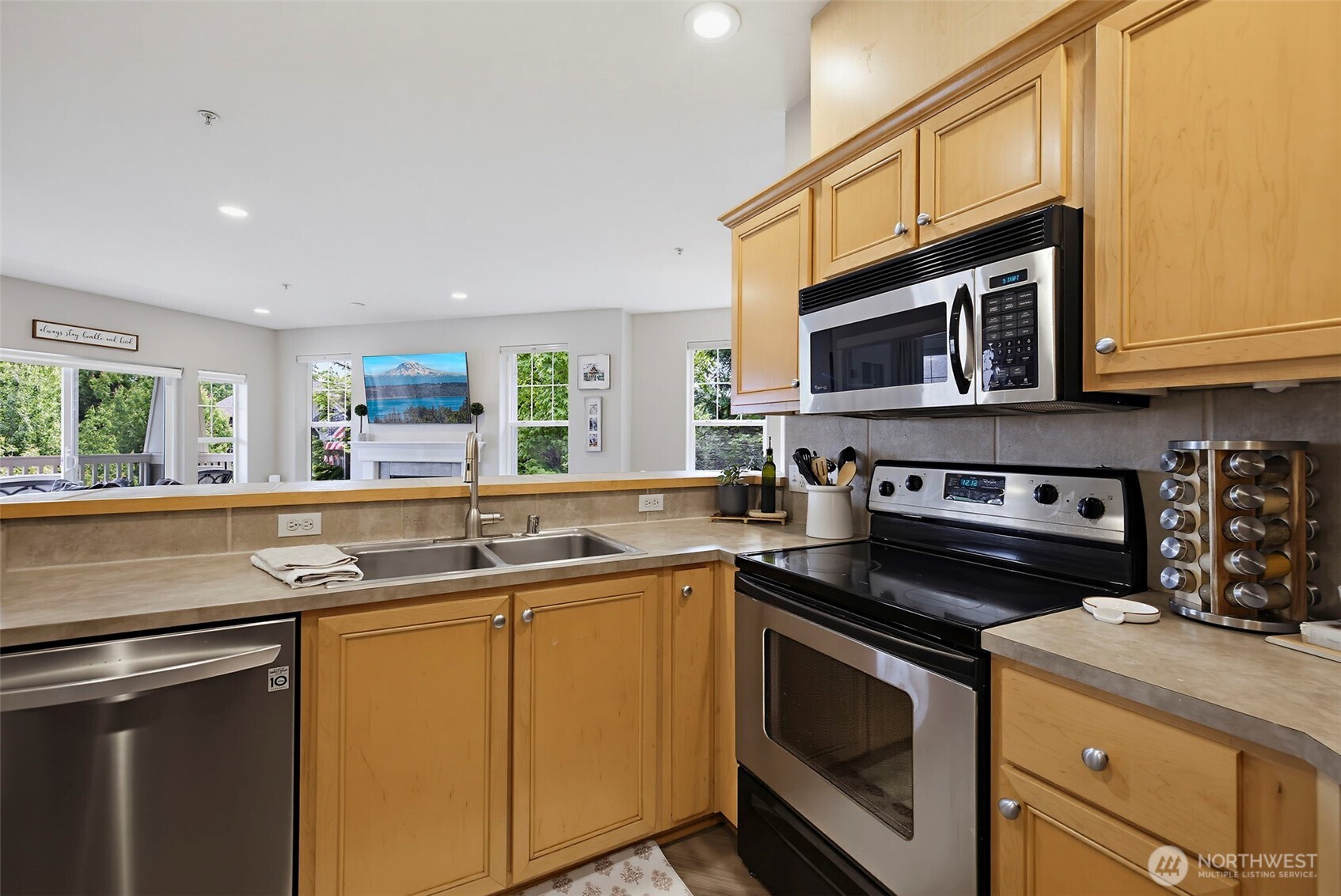 7705 Fairway Avenue 204 Property Photo 12