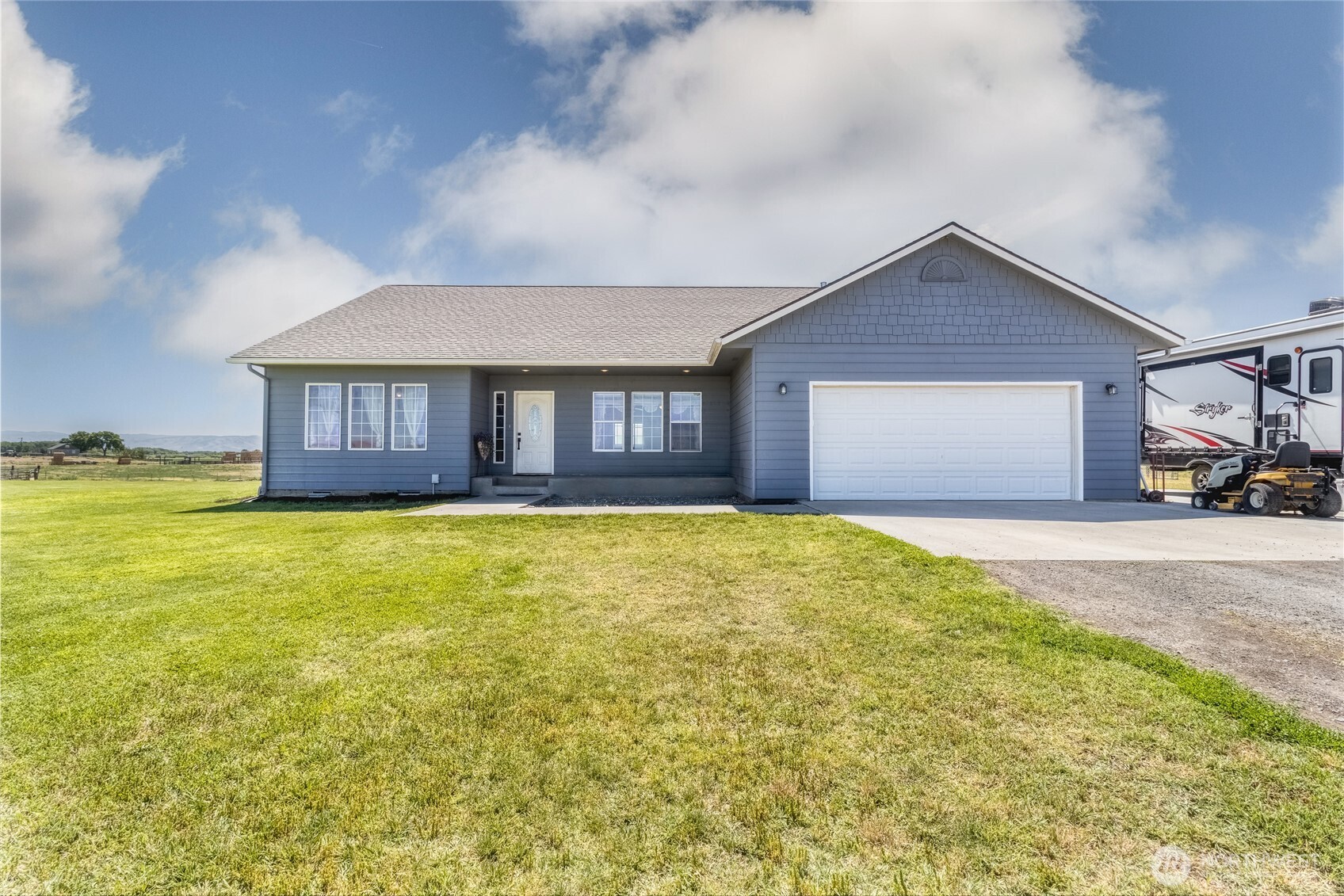 219 Reeds Road Property Photo 1