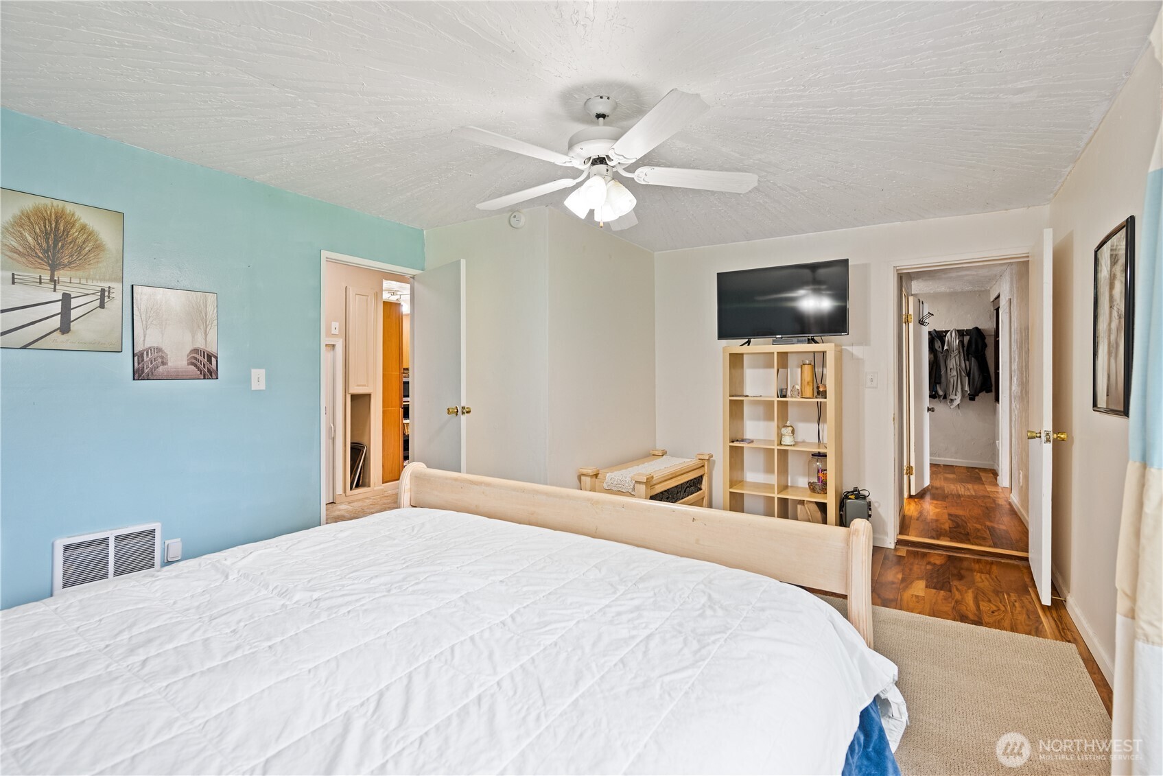 3284 Oak Street Property Photo 14