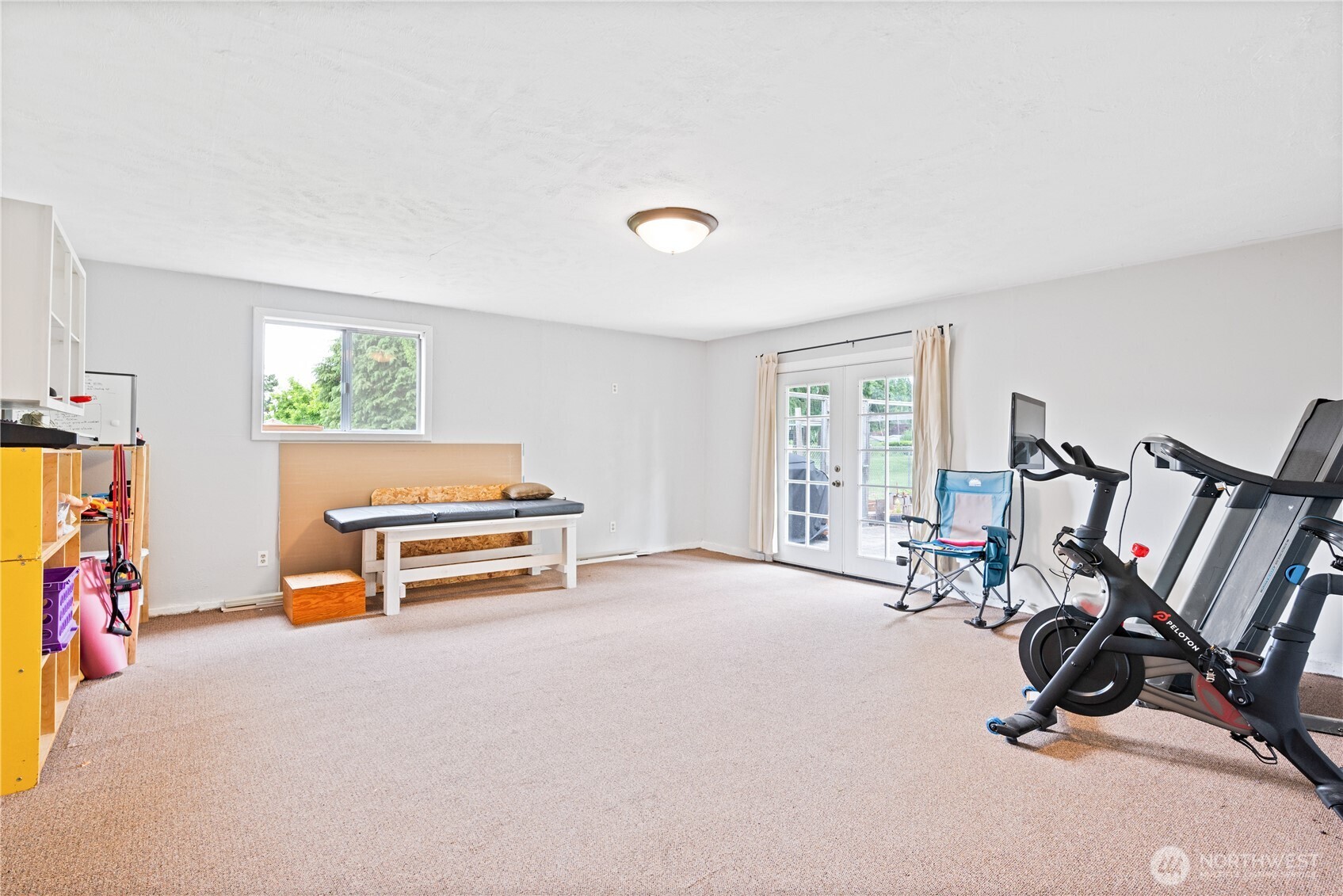 3284 Oak Street Property Photo 17