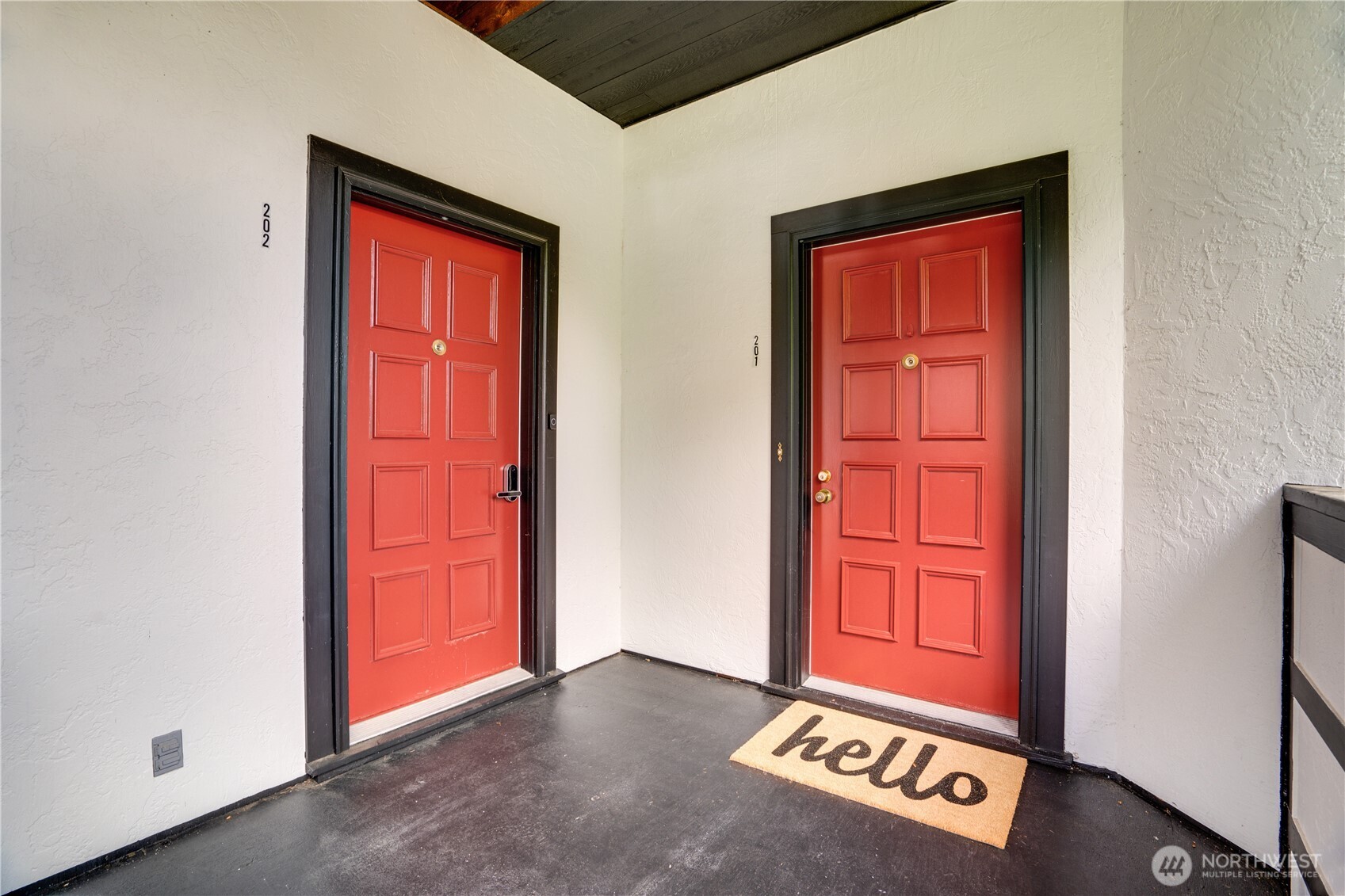 809 N G Street 201 Property Photo 4