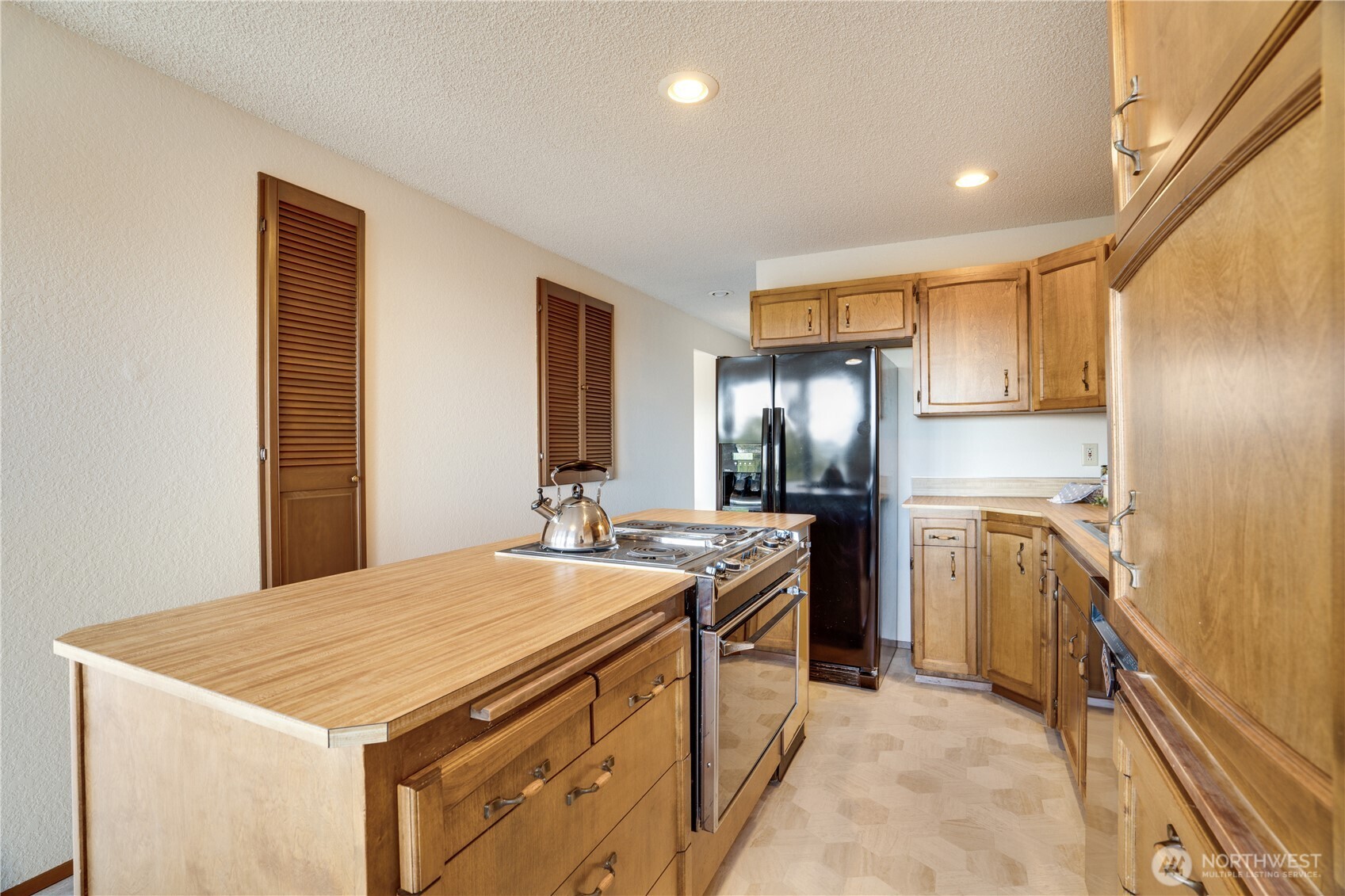 809 N G Street 201 Property Photo 14