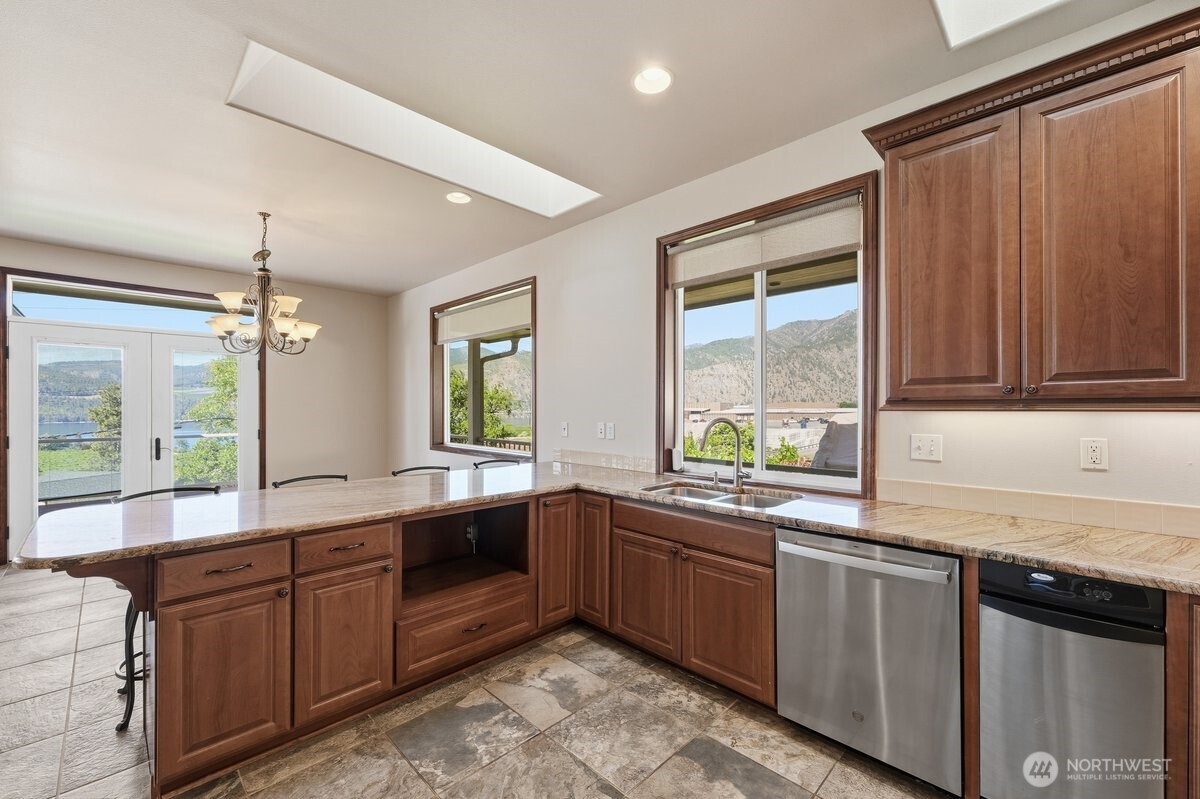 22 Washington Street Property Photo 10
