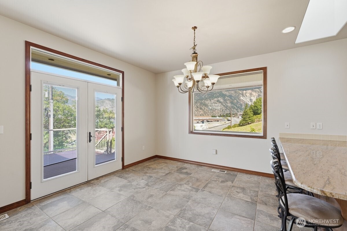22 Washington Street Property Photo 11