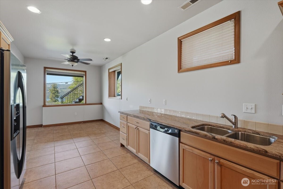 22 Washington Street Property Photo 24