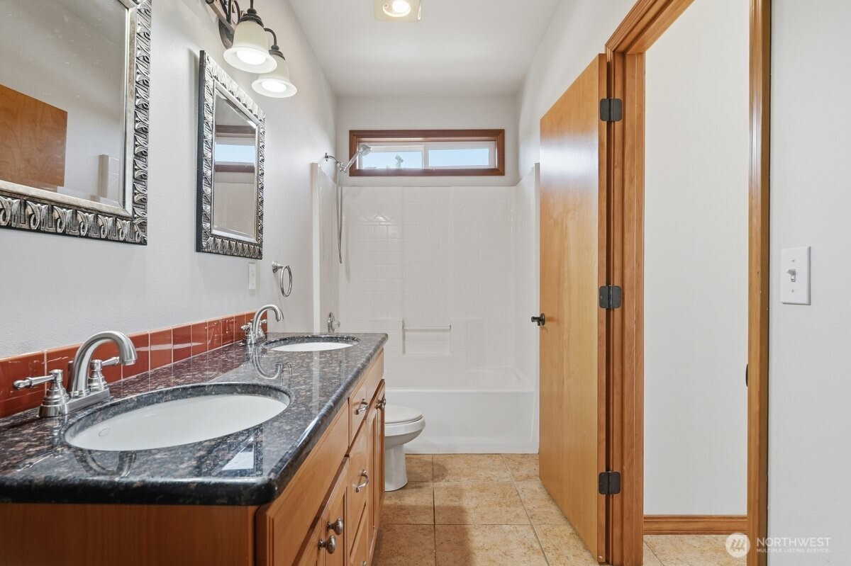 22 Washington Street Property Photo 27