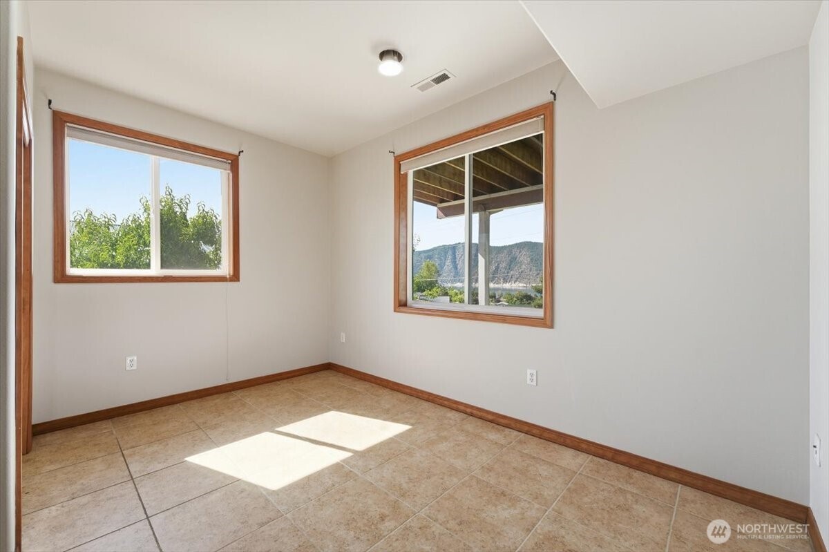 22 Washington Street Property Photo 28