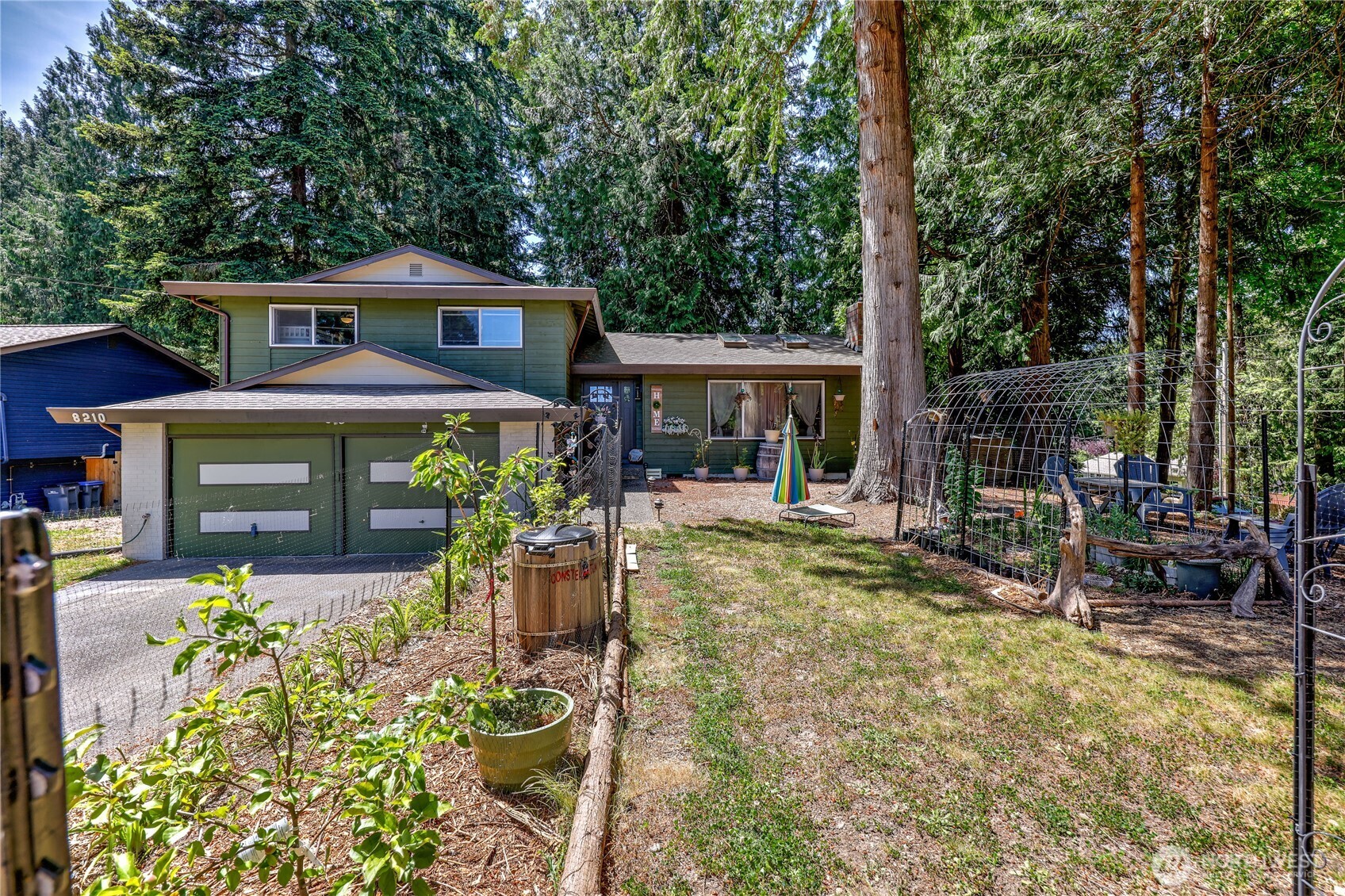 8210 University Point Circle Property Photo 4