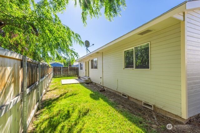 111 E Queen Place Property Photo 5