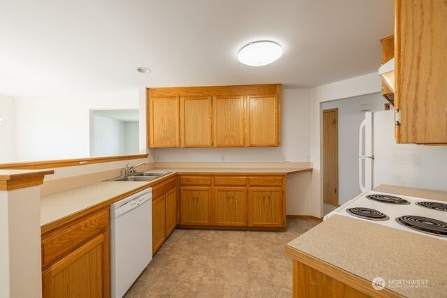 111 E Queen Place Property Photo 9