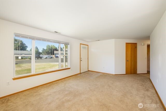 111 E Queen Place Property Photo 11