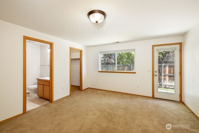 111 E Queen Place Property Photo 13