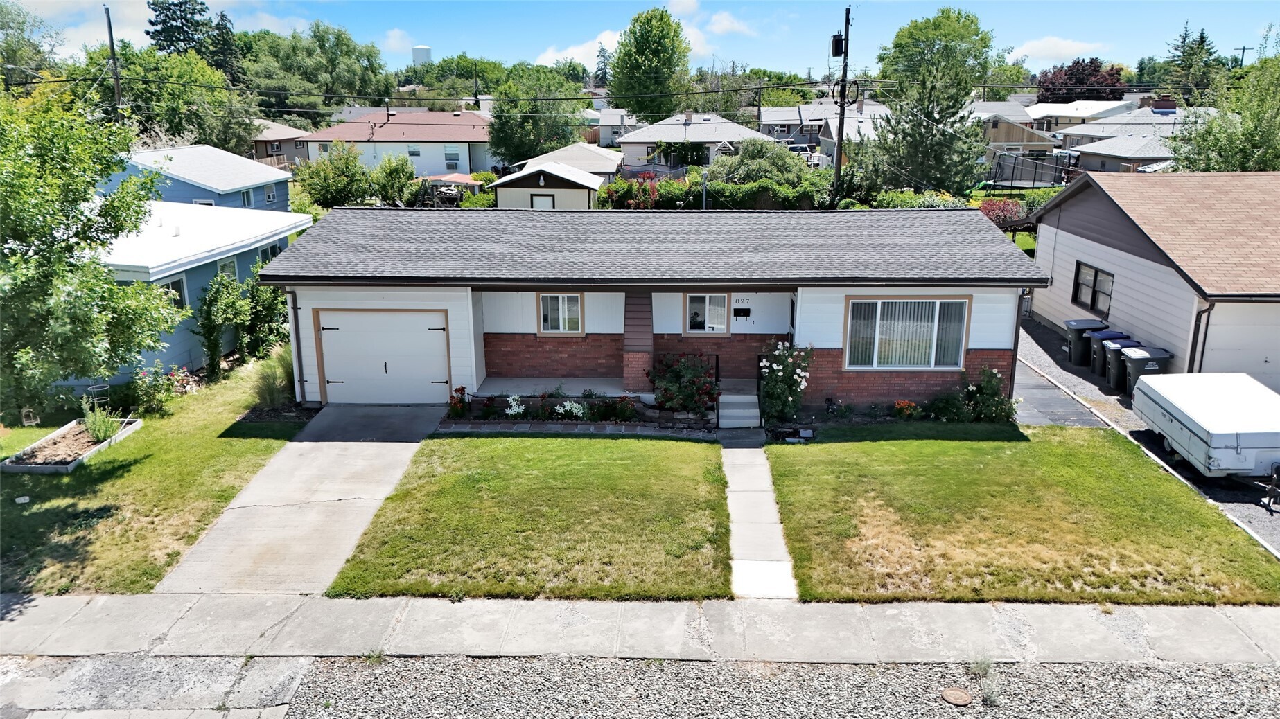 827 S Juniper Drive Property Photo 1