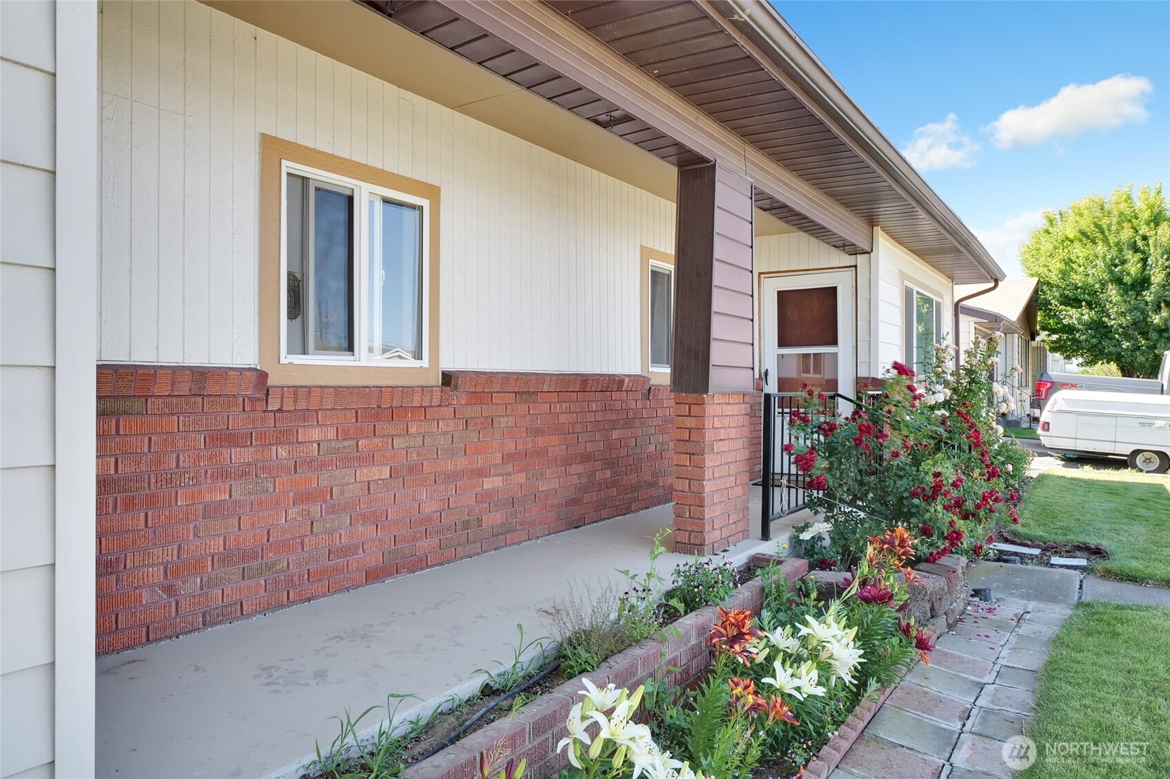 827 S Juniper Drive Property Photo 8