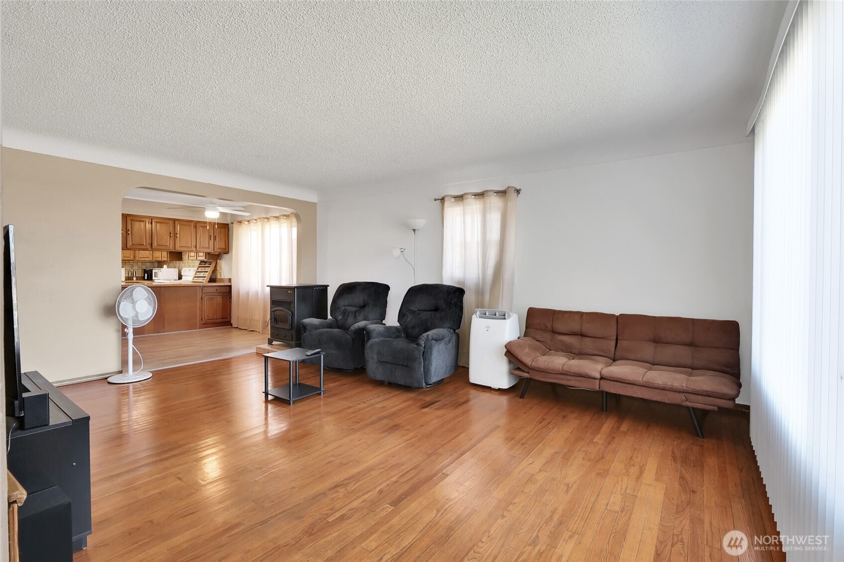 827 S Juniper Drive Property Photo 9