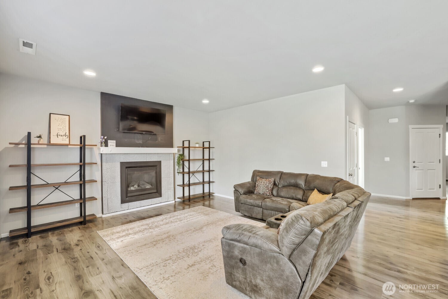 17705 Maple Street Property Photo 4