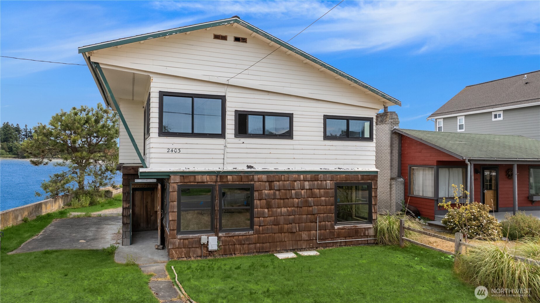 2403 Sunlight Beach Road Property Photo 4