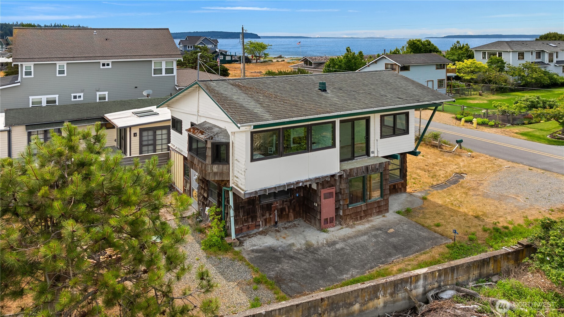 2403 Sunlight Beach Road Property Photo 15