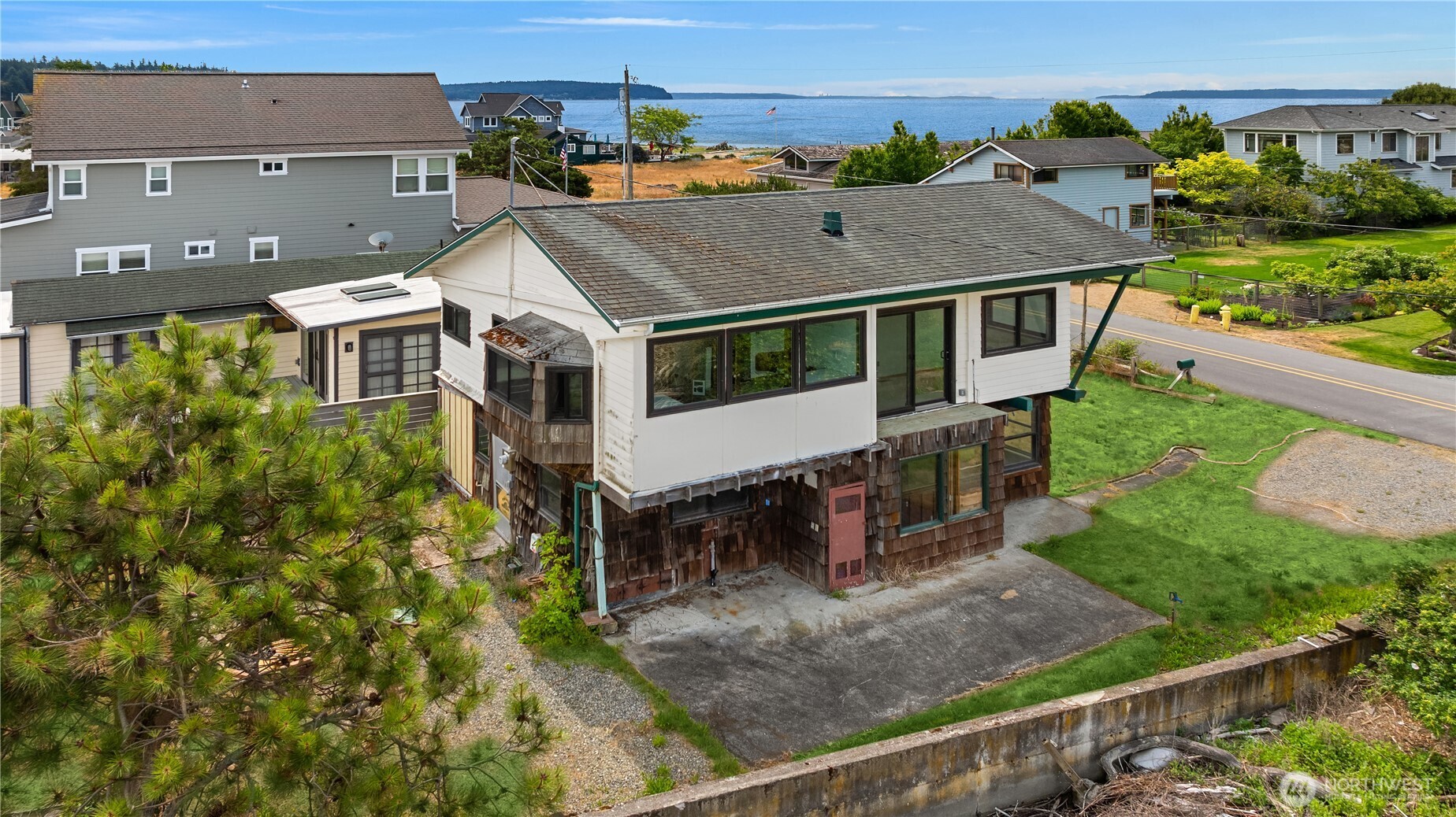 2403 Sunlight Beach Road Property Photo 16