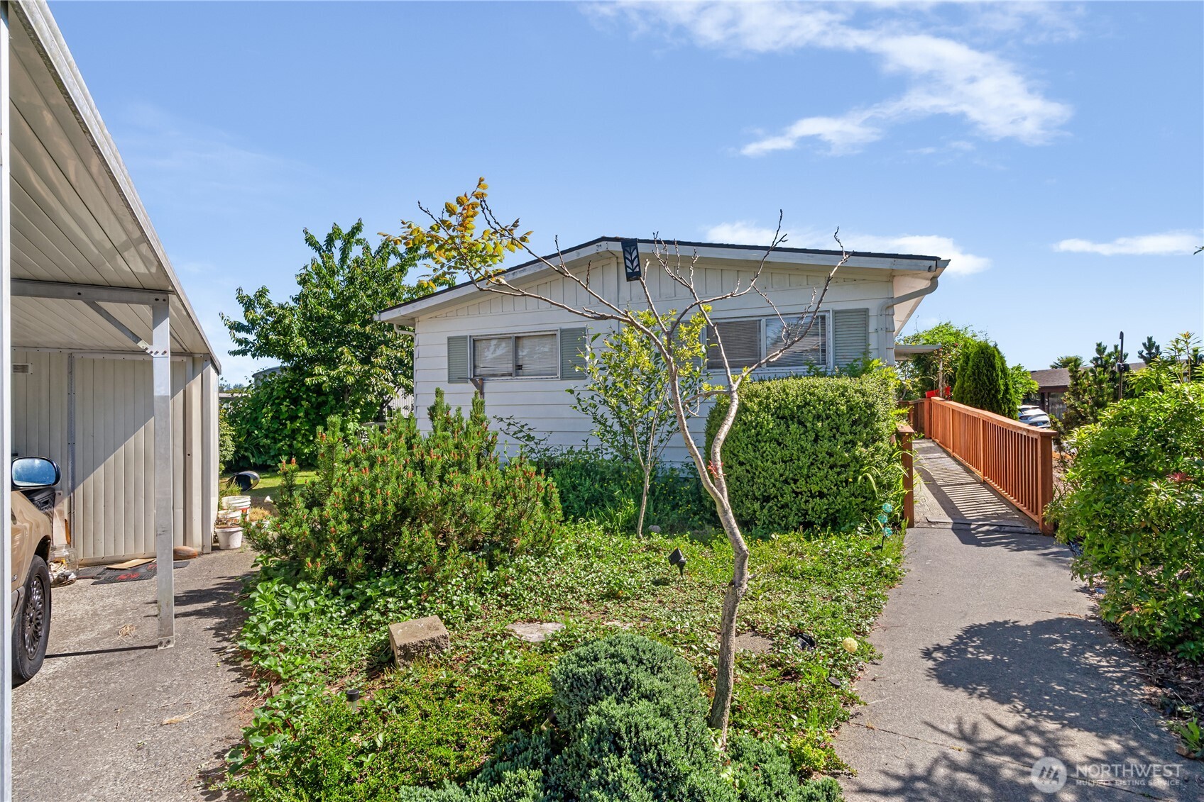 3 Meander Way Property Photo 2