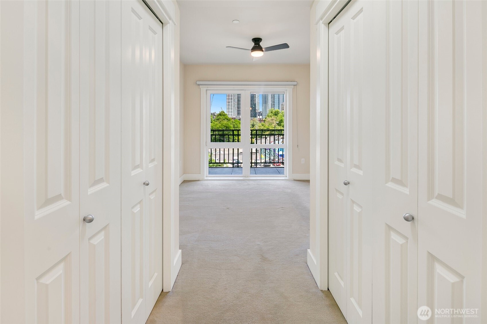 699 John Street 416 Property Photo 3