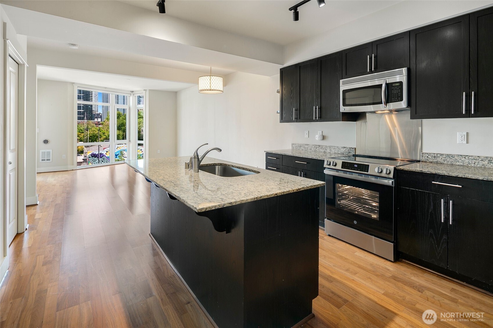 699 John Street 416 Property Photo 15