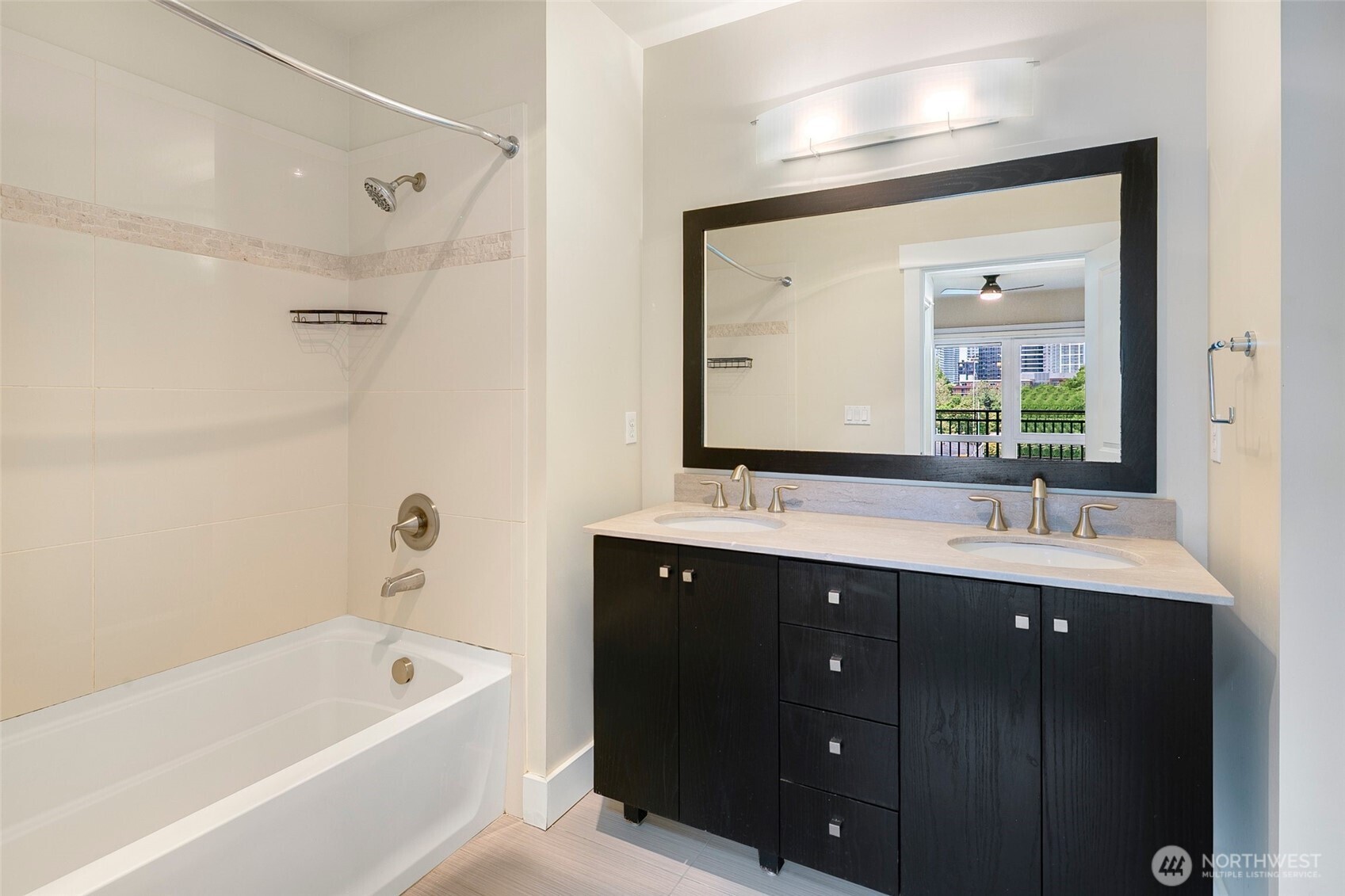 699 John Street 416 Property Photo 21