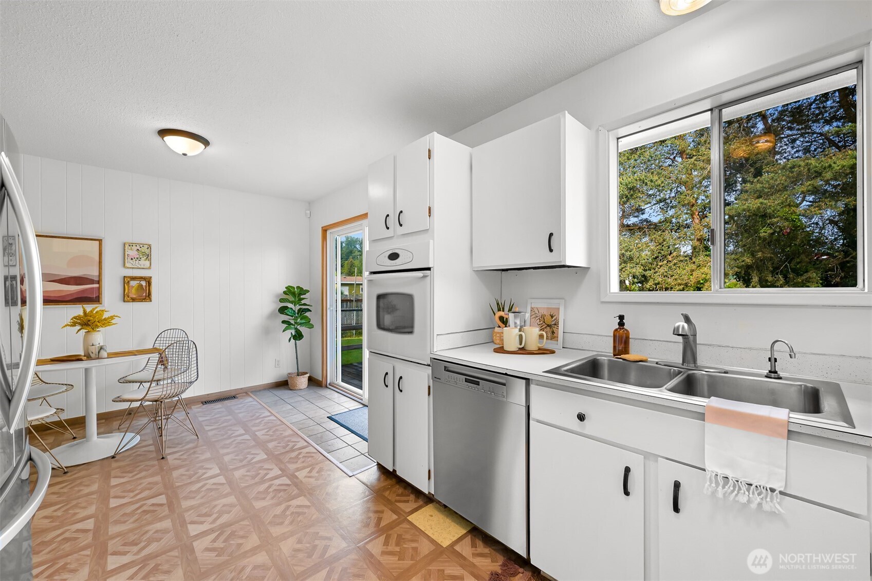 2600 Sylvan Street Property Photo 8