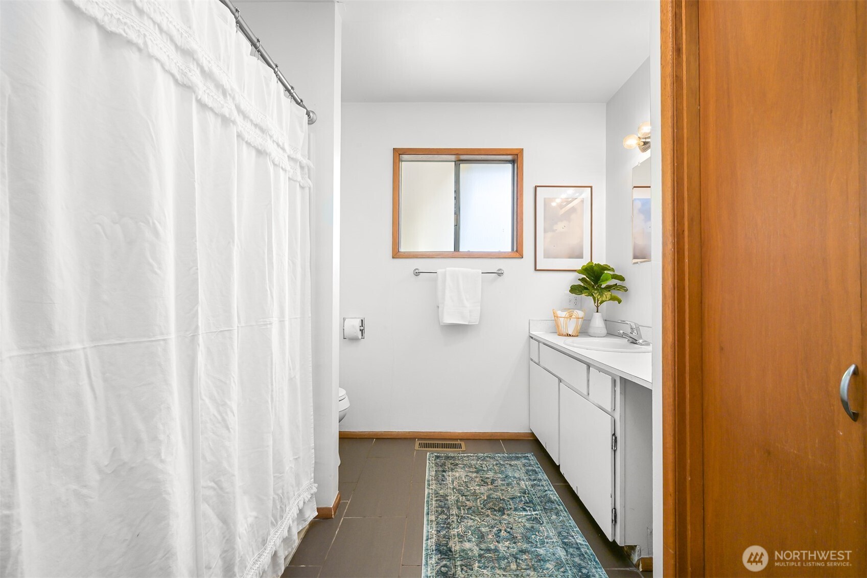 2600 Sylvan Street Property Photo 12