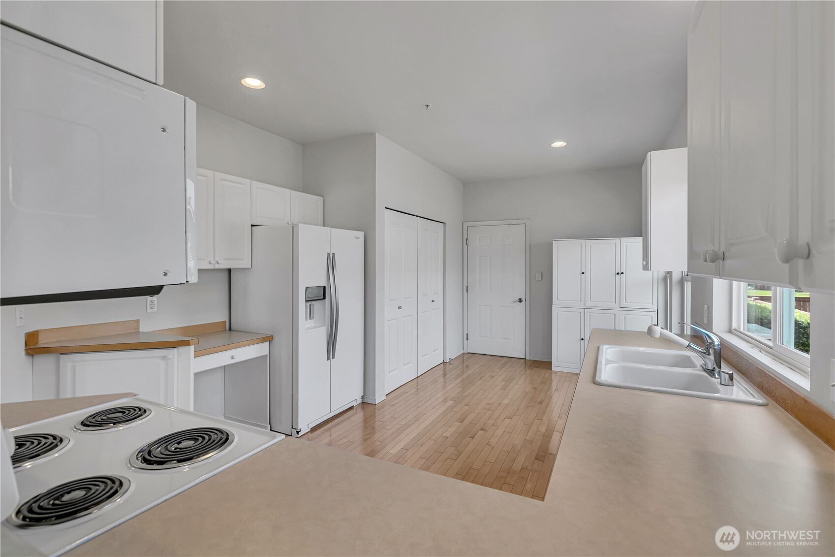 6026 Marshall Avenue A Property Photo 15