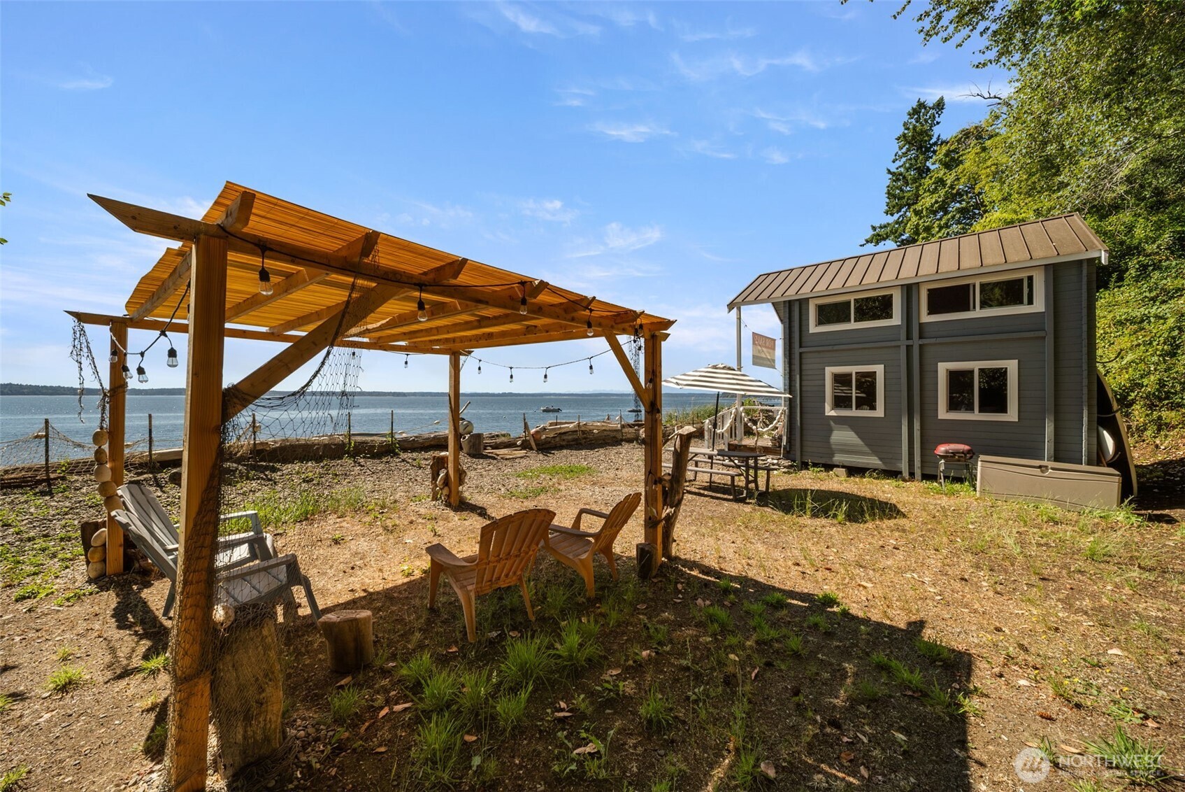 768 6th Avenue Property Photo 4