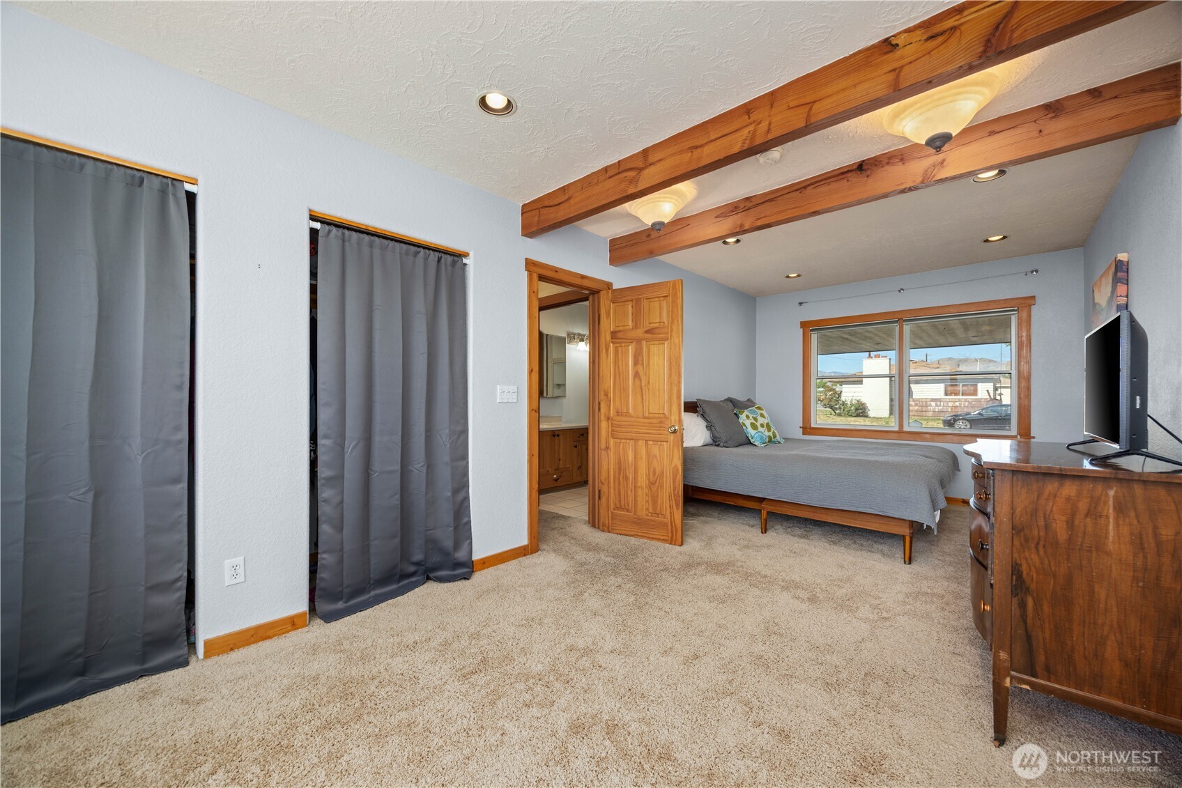 622 S 1st Street Property Photo 8