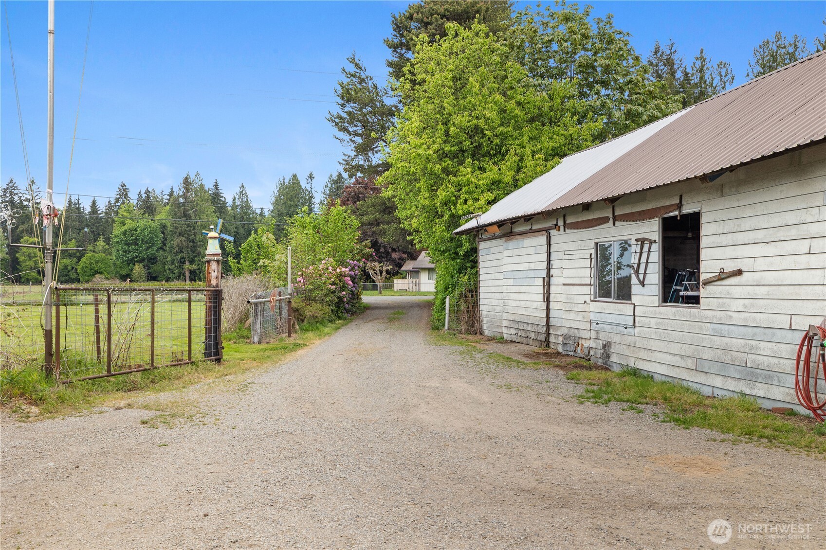 16610 100th Street Property Photo 4