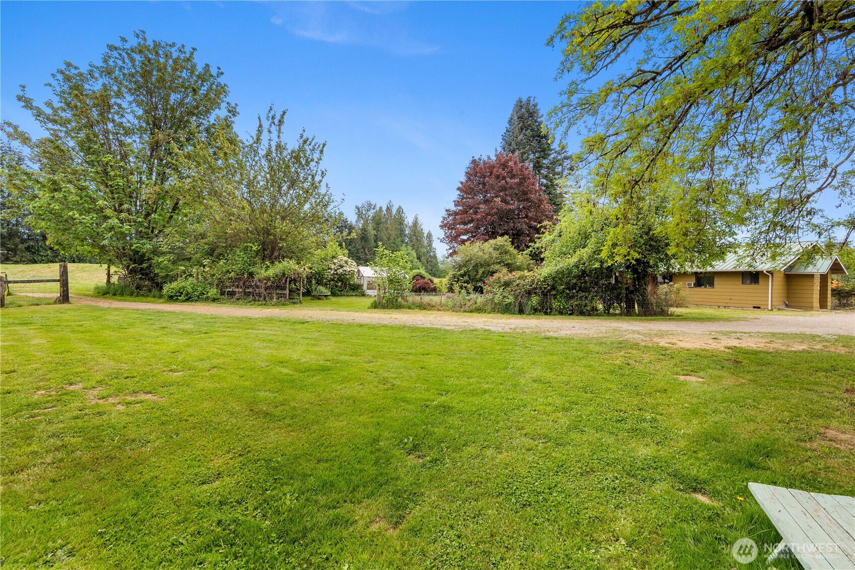 16610 100th Street Property Photo 8