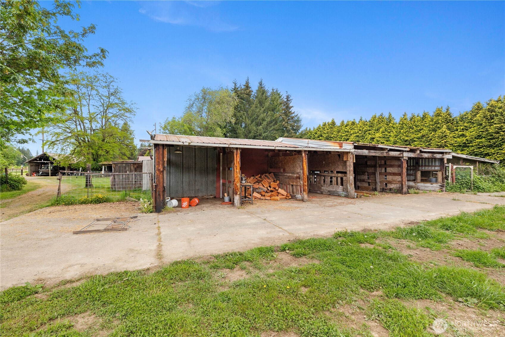 16610 100th Street Property Photo 9