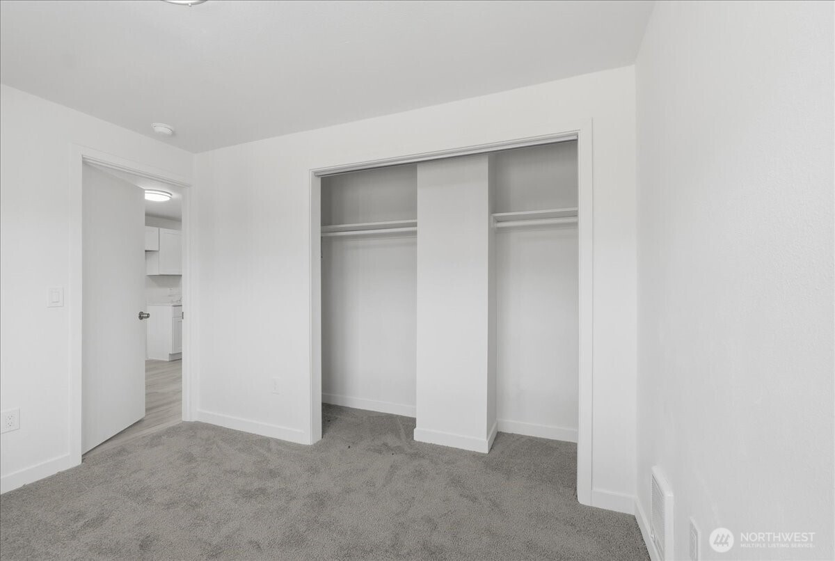 11407 Farwest Drive Property Photo 15