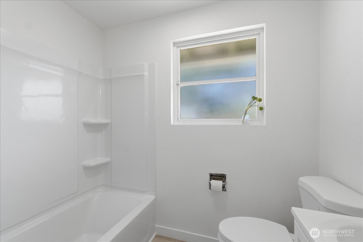 11407 Farwest Drive Property Photo 16