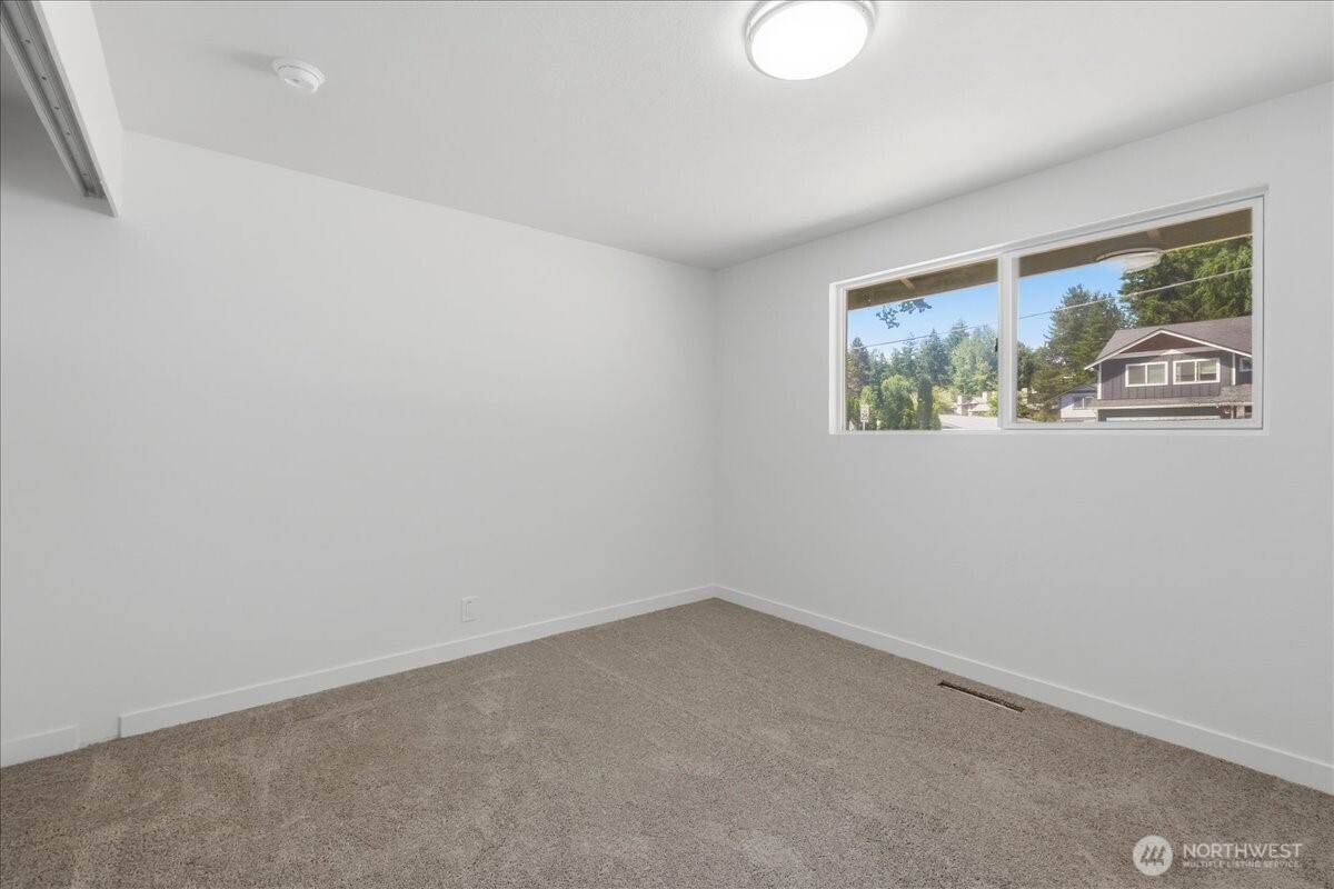 11407 Farwest Drive Property Photo 17